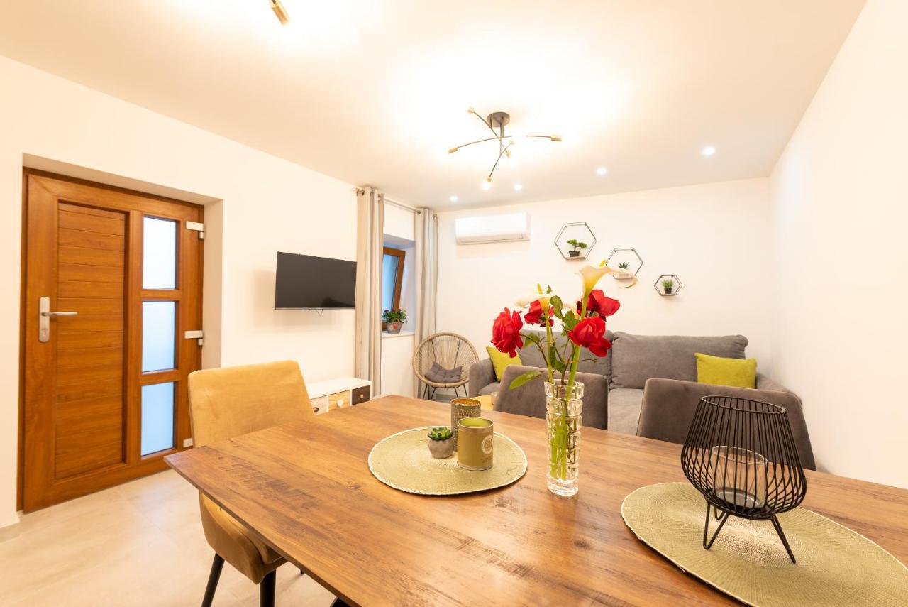 Olive Apartament Kaštela