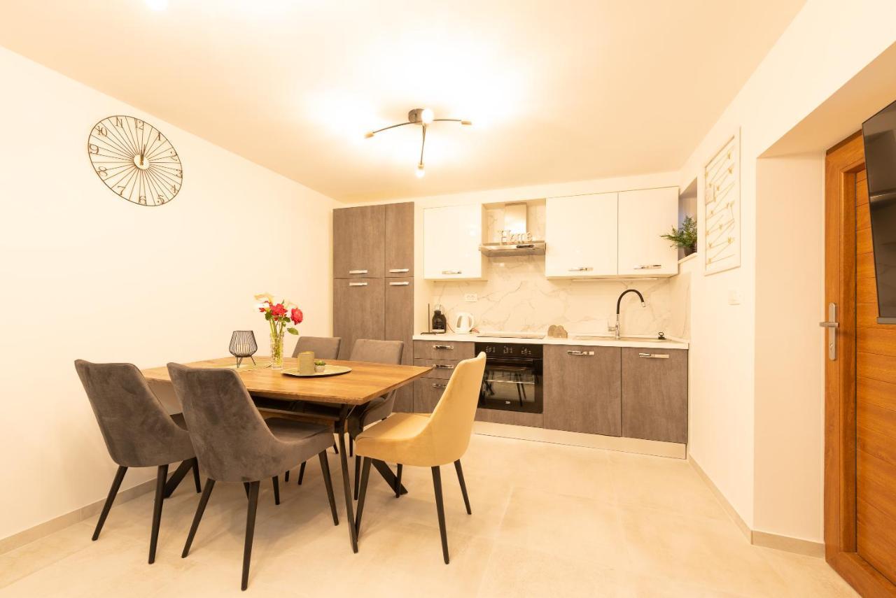 Olive Apartament *