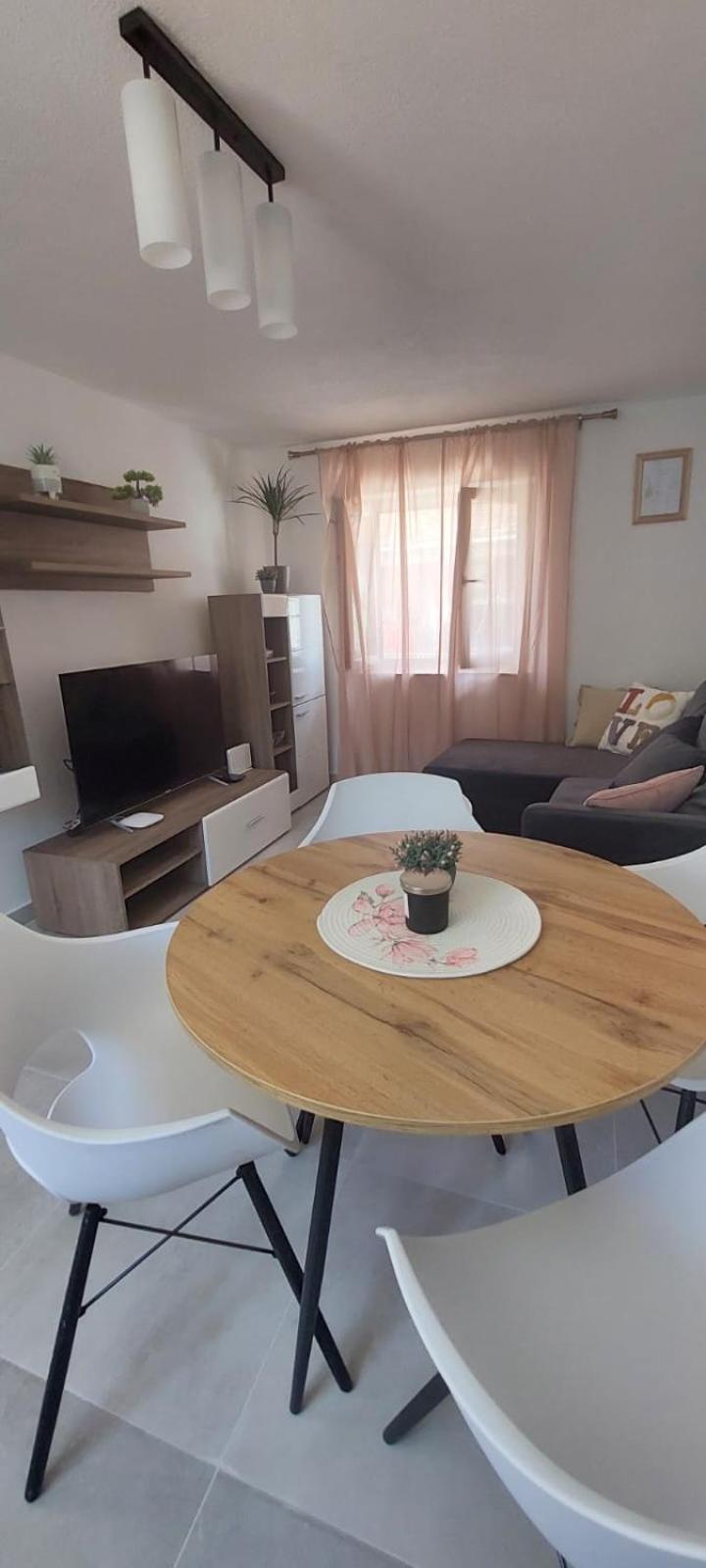 Olive Apartament Kaštela